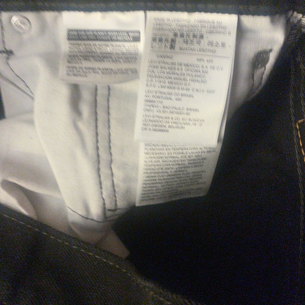 Bnwot Levis “red tag”505, dark blue jeans size 33W30L - Picture 3 of 5